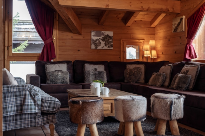 Close up of Lounge Chalet Jamais Bleu