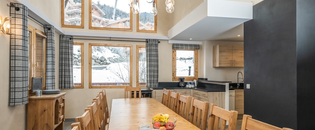 Self Catered Ski Chalets in La Tania - Experience the thrill of Ski Dazzle with our welcome video. Explore snow sports, adventures, and more. Your journey begins here.