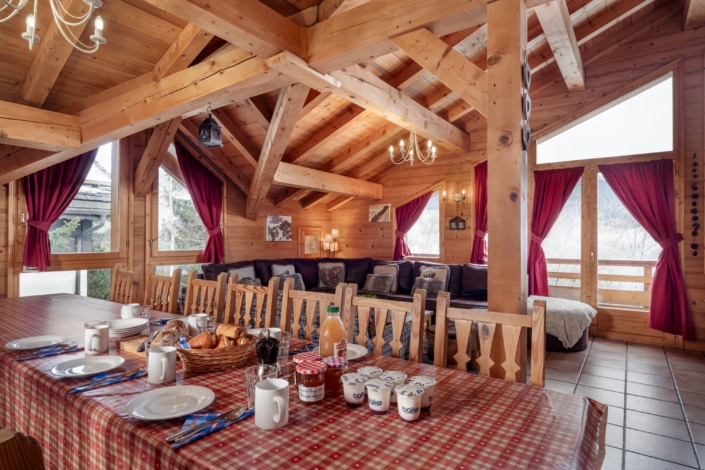 Chalet Jamais Bleu Breakfast Dining Area and Lounge
